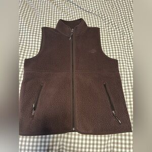 Aritzia TNA polartec thermal pro mockneck vest - Mocha brown